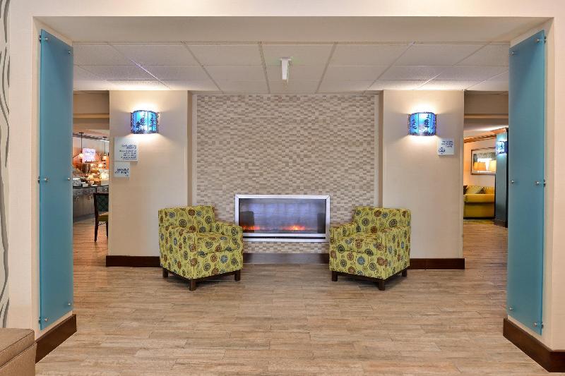Holiday Inn Express Hotel & Suites River Park