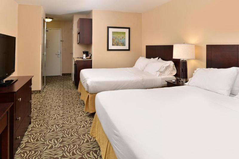 Holiday Inn Express Hotel & Suites River Park photo 23