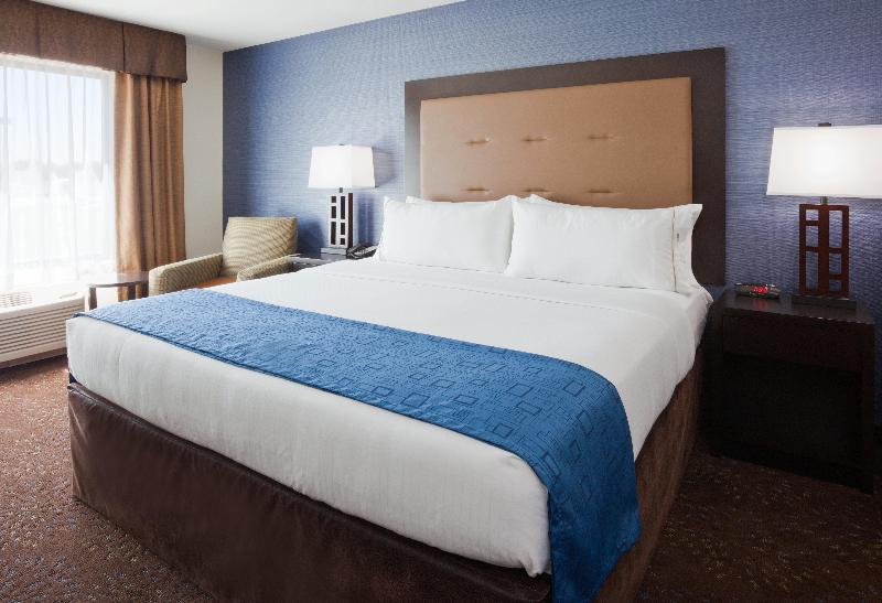 Holiday Inn Express & Suites Fort Dodge By IHG photo 15