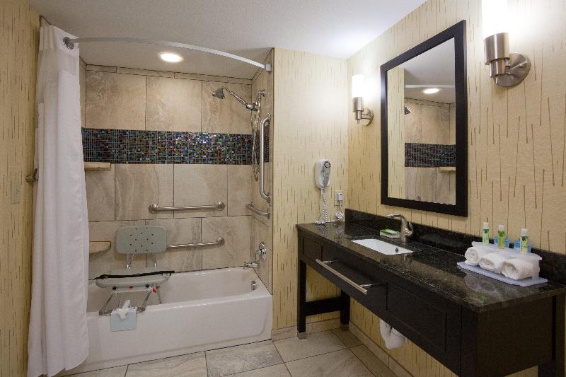 Holiday Inn Express & Suites Fort Dodge By IHG photo 12