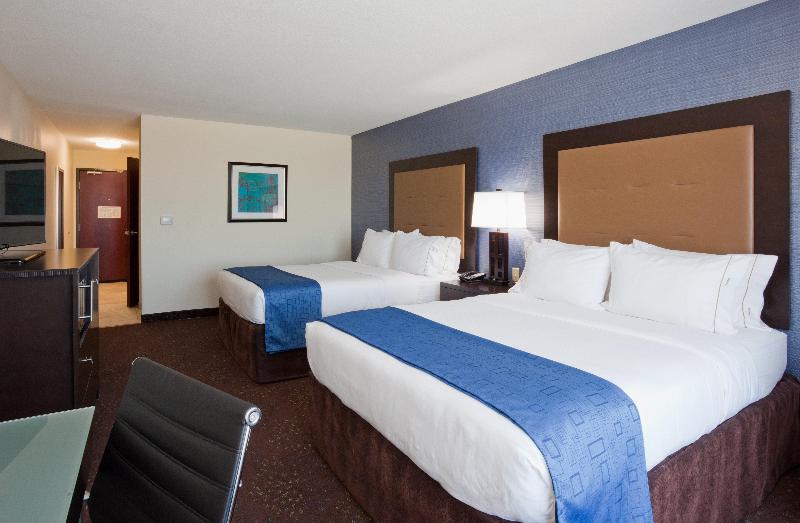 Holiday Inn Express & Suites Fort Dodge By IHG photo 13