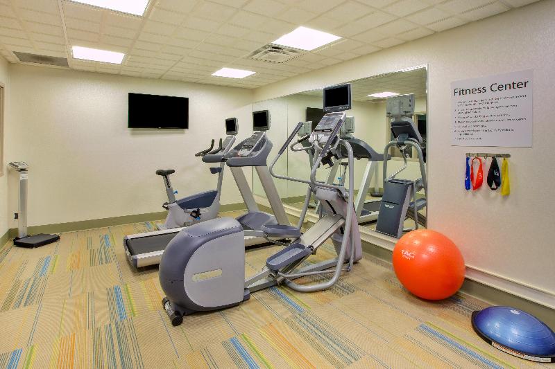 Holiday Inn Express & Suites Fort Wayne image