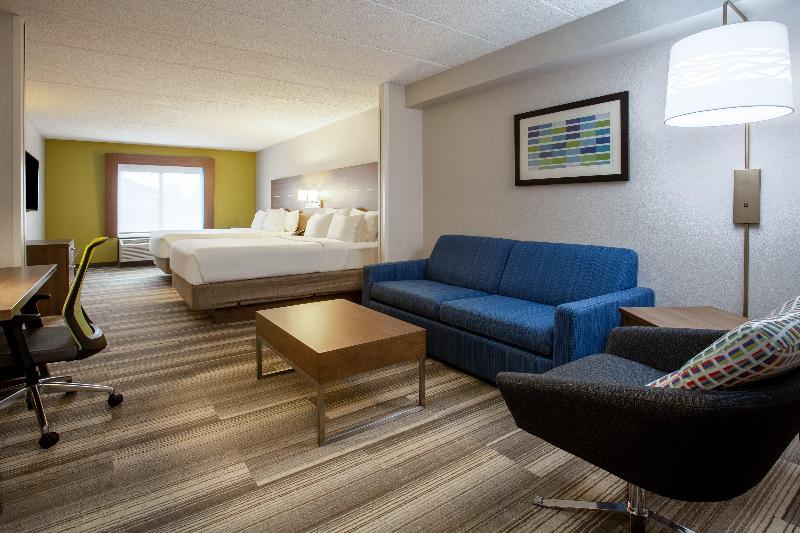 Holiday Inn Express & Suites Fort Wayne image