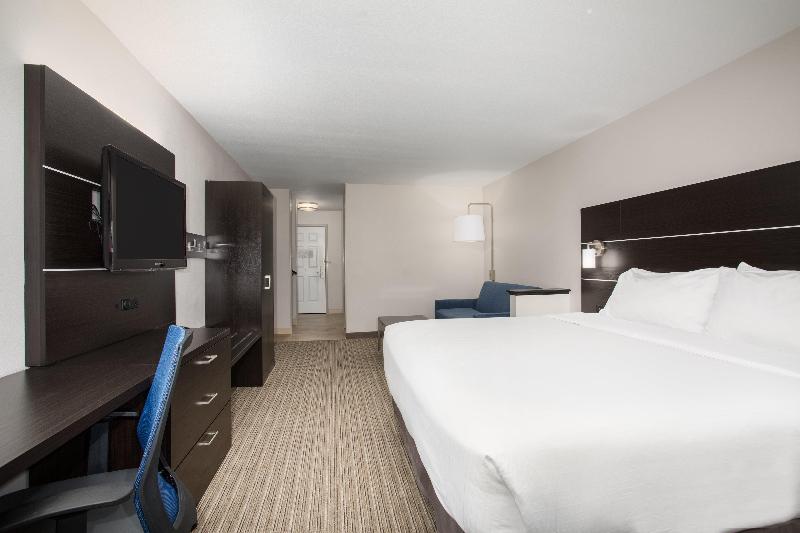 Holiday Inn Express & Suites Ft. Collins By IHG image