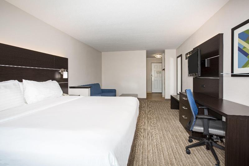 Holiday Inn Express & Suites Ft. Collins By IHG image