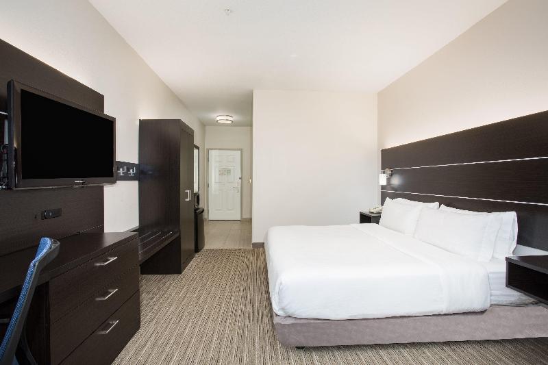 Holiday Inn Express & Suites Ft. Collins By IHG image