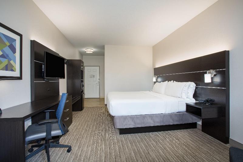 Holiday Inn Express & Suites Ft. Collins By IHG image