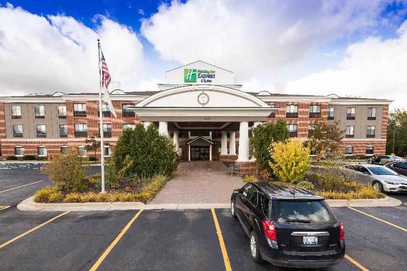 Holiday Inn Express and Suites Grand Blanc
