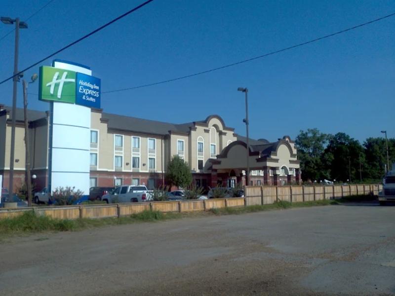 Holiday Inn Express & Suites Greenville by IHG image