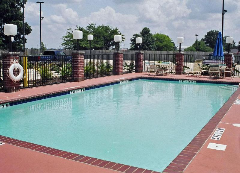 Holiday Inn Express & Suites Greenville by IHG image