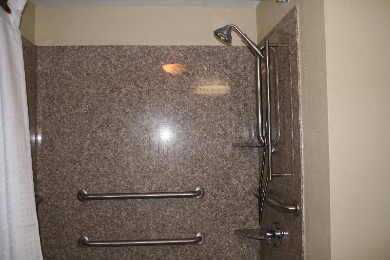 Holiday Inn Express & Suites Greenville by IHG photo 7