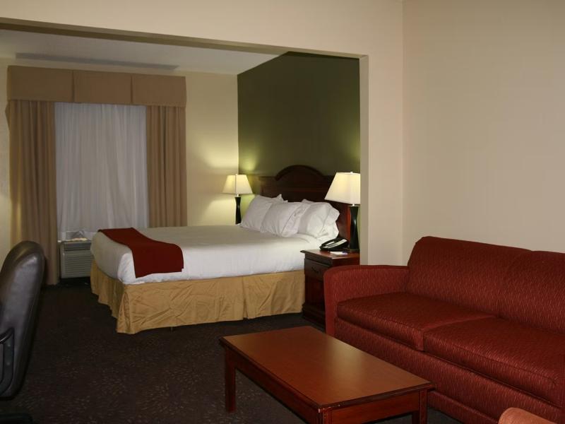 Holiday Inn Express & Suites Greenville by IHG image