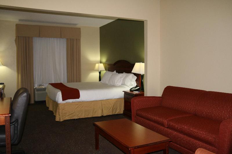 Holiday Inn Express & Suites Greenville by IHG image