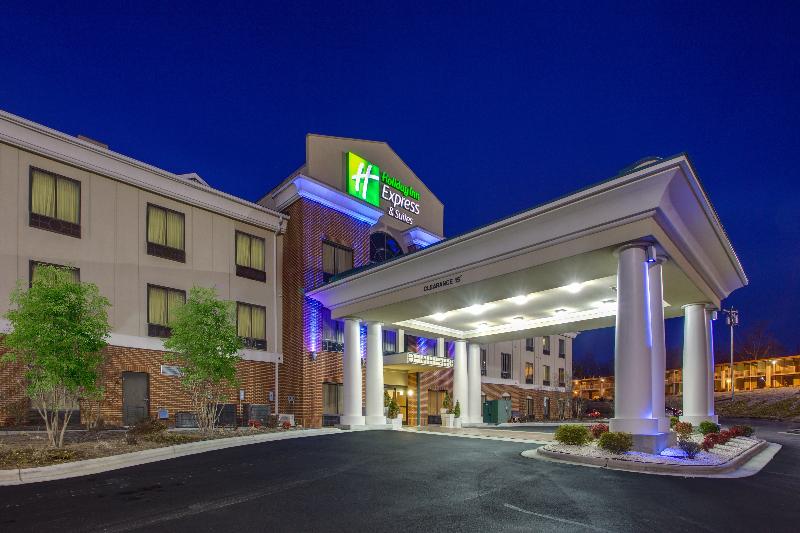 Holiday Inn Express & Suites Greensboro-East