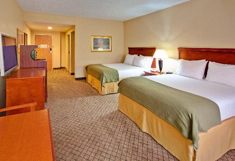 Holiday Inn Express & Suites Greenwood By IHG image