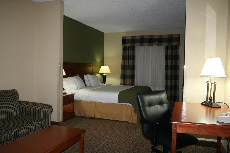 Holiday Inn Express & Suites Greenwood By IHG image