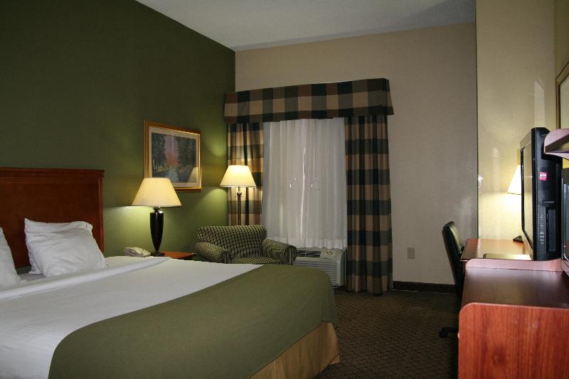 Holiday Inn Express & Suites Greenwood By IHG image