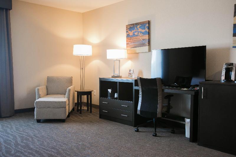 Holiday Inn Longview - North photo 16