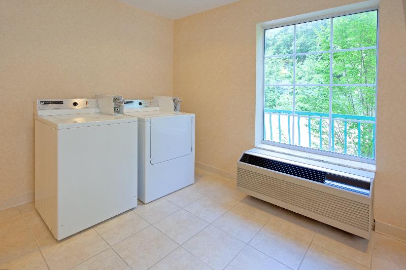 Holiday Inn Express and Suites Mount Arlington Roc image