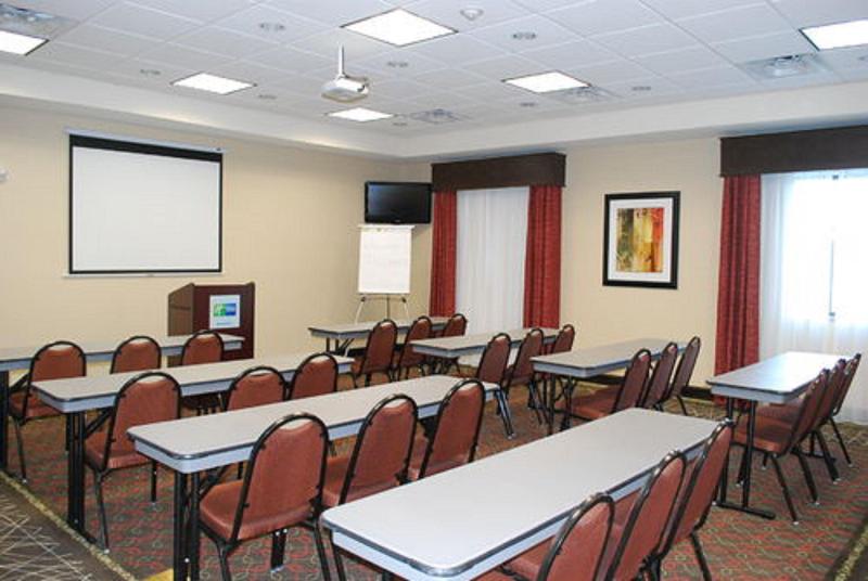Holiday Inn Express and Suites Houston South Pearl image