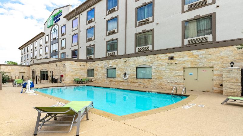 Holiday Inn Express and Suites Houston South Pearl image