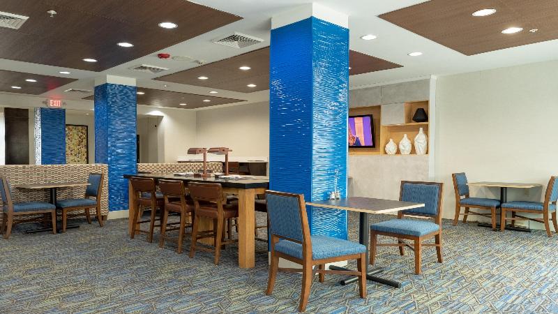 Holiday Inn Express and Suites Houston South Pearl image