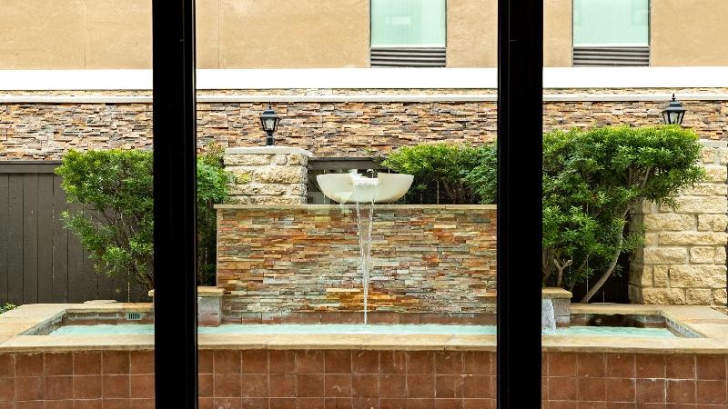 Holiday Inn Express and Suites Houston South Pearl image