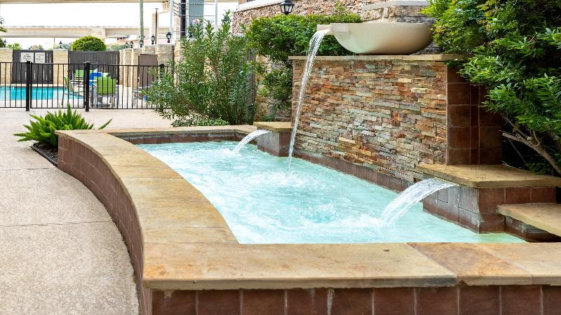 Holiday Inn Express and Suites Houston South Pearl image
