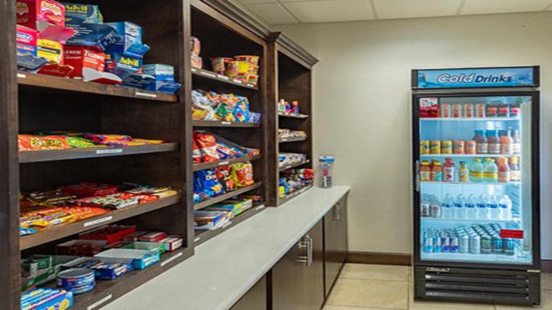 Holiday Inn Express and Suites Houston South Pearl image