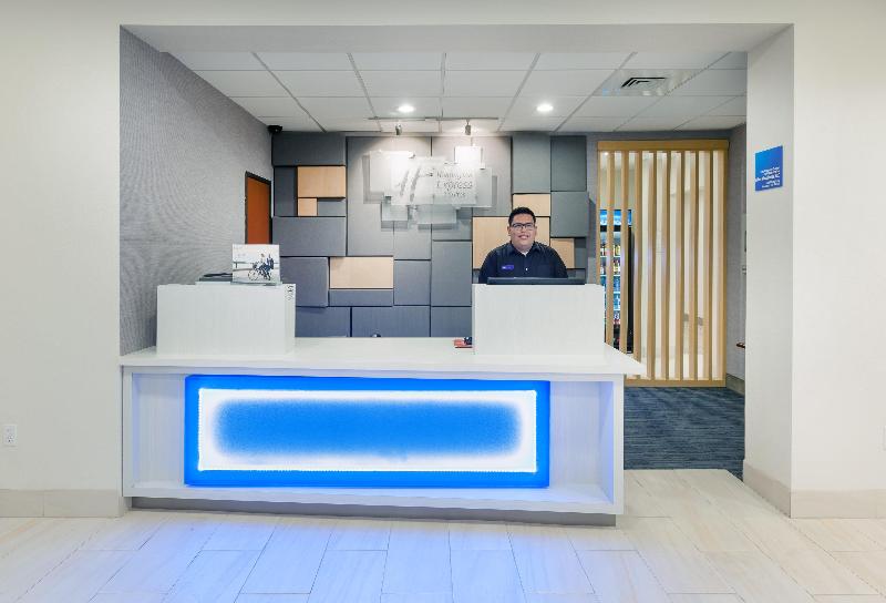 Holiday Inn Express & Suites Houston Memorial Park