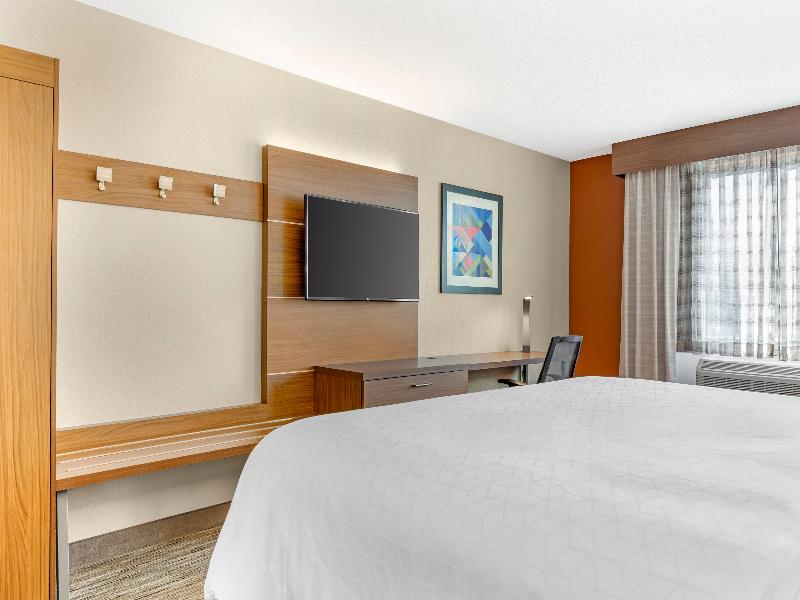 Holiday Inn Express Louisville SouthHillview image