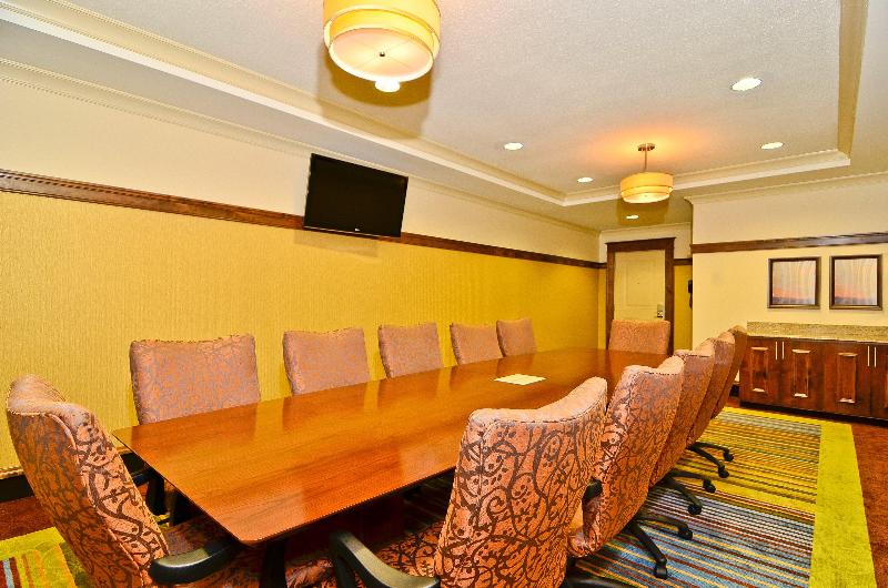 Holiday Inn Express and Suites Williston image
