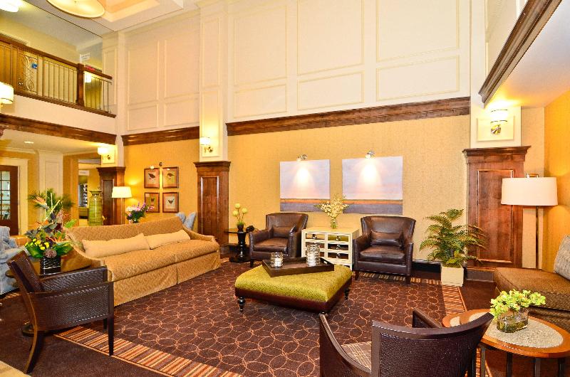 Holiday Inn Express and Suites Williston image
