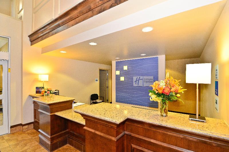 Holiday Inn Express and Suites Williston image