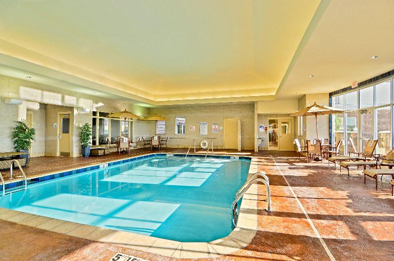 Holiday Inn Express and Suites Williston image
