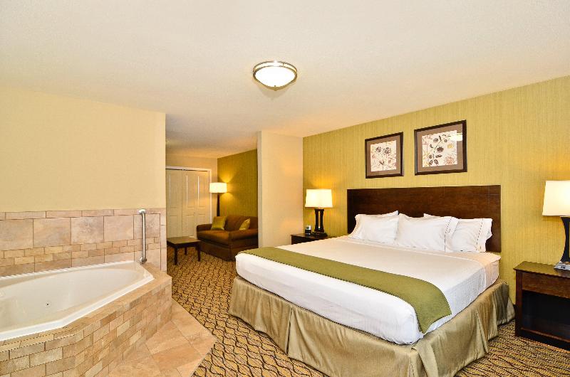 Holiday Inn Express and Suites Williston photo 23