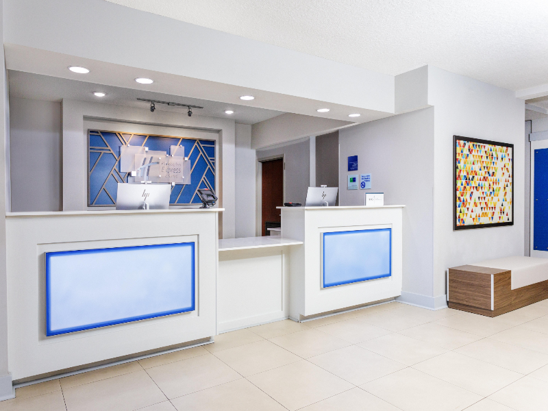 Holiday Inn Express Jacksonville Atlantic Beach — photo 10