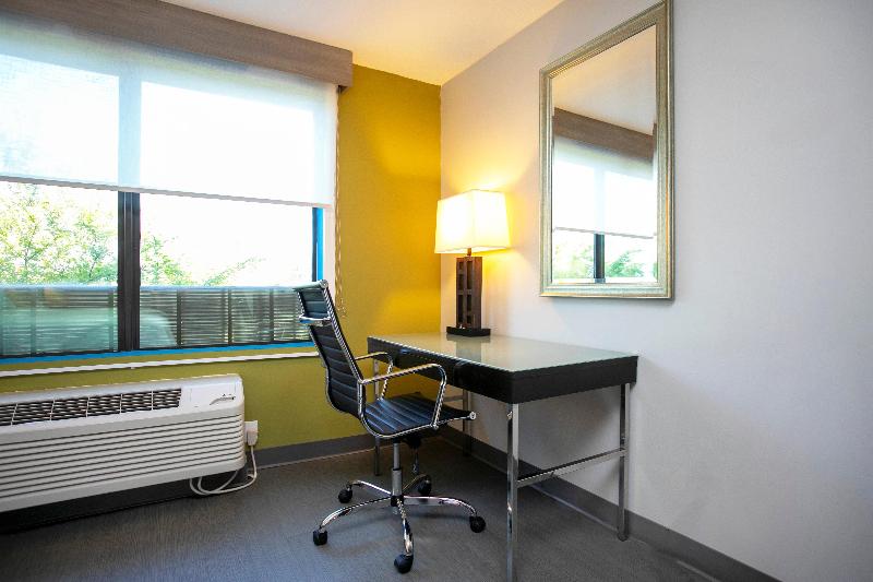 Holiday Inn Express Jacksonville Atlantic Beach — photo 57