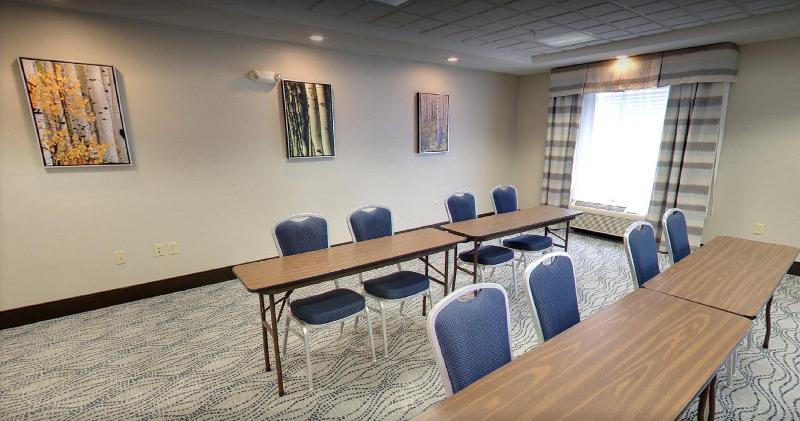 Holiday Inn Express and Suites Jackson image