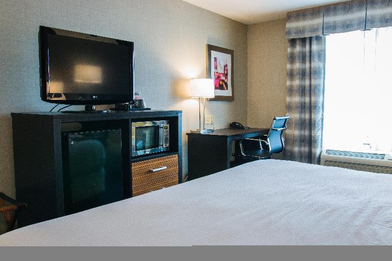 Holiday Inn Express and Suites Jackson image