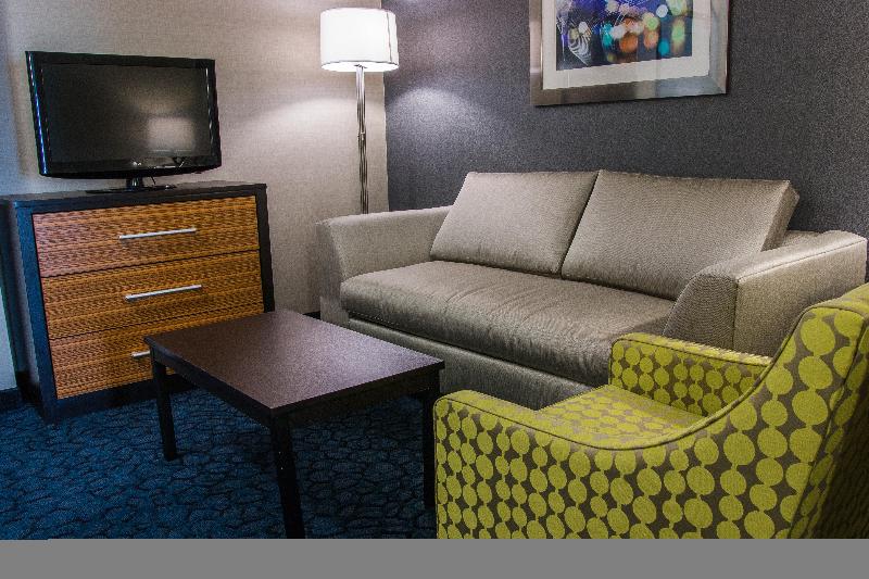 Holiday Inn Express and Suites Jackson image