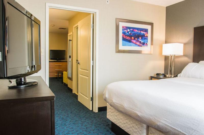 Holiday Inn Express and Suites Jackson image