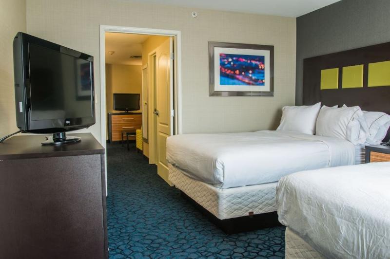 Holiday Inn Express and Suites Jackson image
