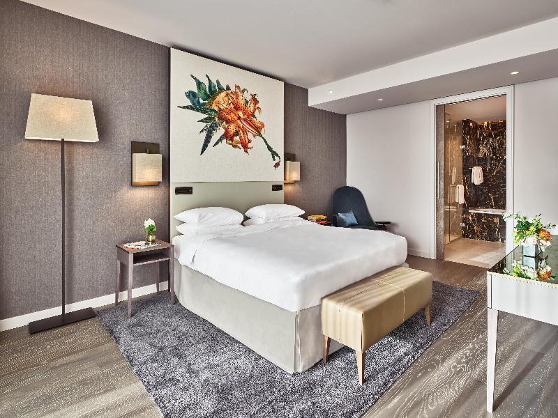 Hyatt Regency Amsterdam image