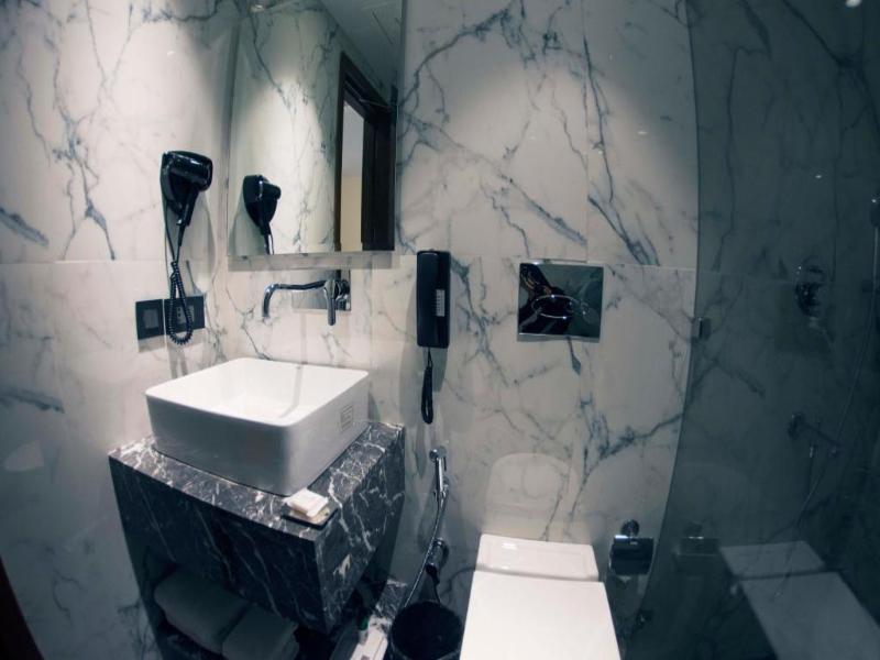 Hotel Connaught Royale image