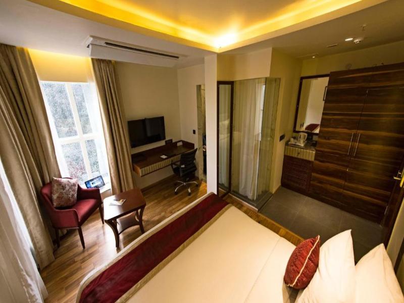 Hotel Connaught Royale image