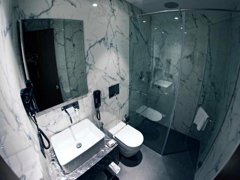 Hotel Connaught Royale image