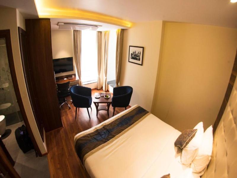 Hotel Connaught Royale image