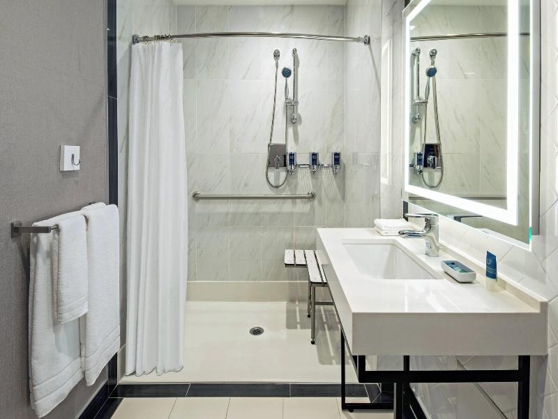 Four Points by Sheraton Manhattan Midtown West image
