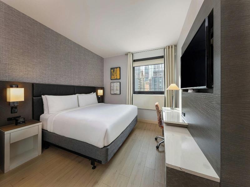 Four Points by Sheraton Manhattan Midtown West image